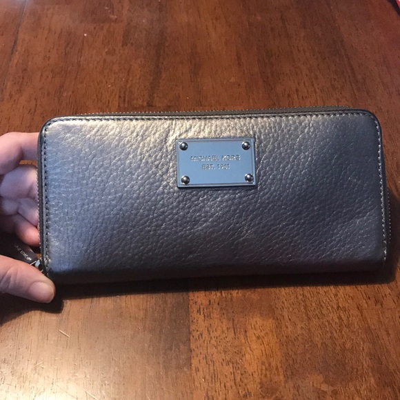 Michael Kors Handbags - Silver Leather Michael KORS Wallet